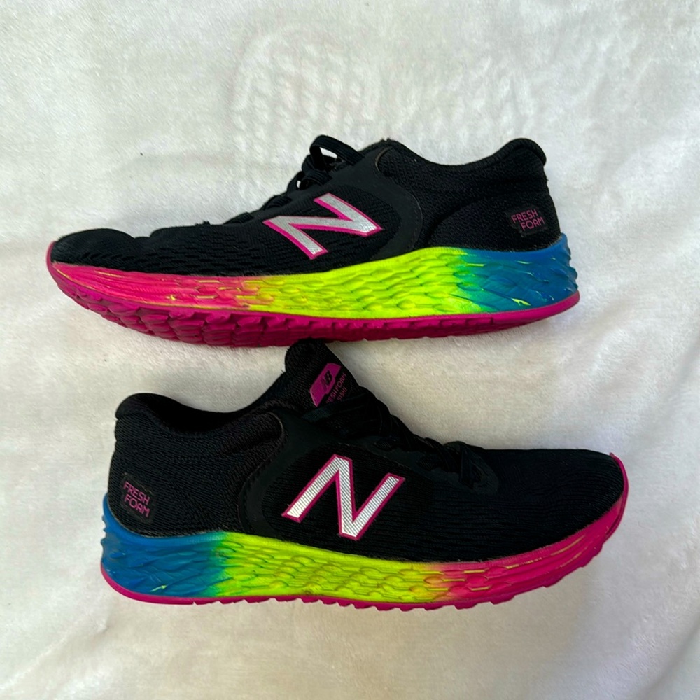 COPY - Girls New Balance Fresh Foam Sneakers Sz 2